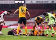 爱游戏在线登录-狼队客场惨败，遭遇输球惨败一战