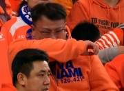 爱游戏入口-比赛场面不断波澜，球迷情绪高涨