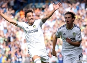 爱游戏官网-利兹联主场大胜，取得关键三分排名不俗的简单介绍