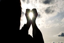 爱游戏官网-紧张刺激的比赛，球员们都在拼尽全力——激情点燃赛场的每一刻