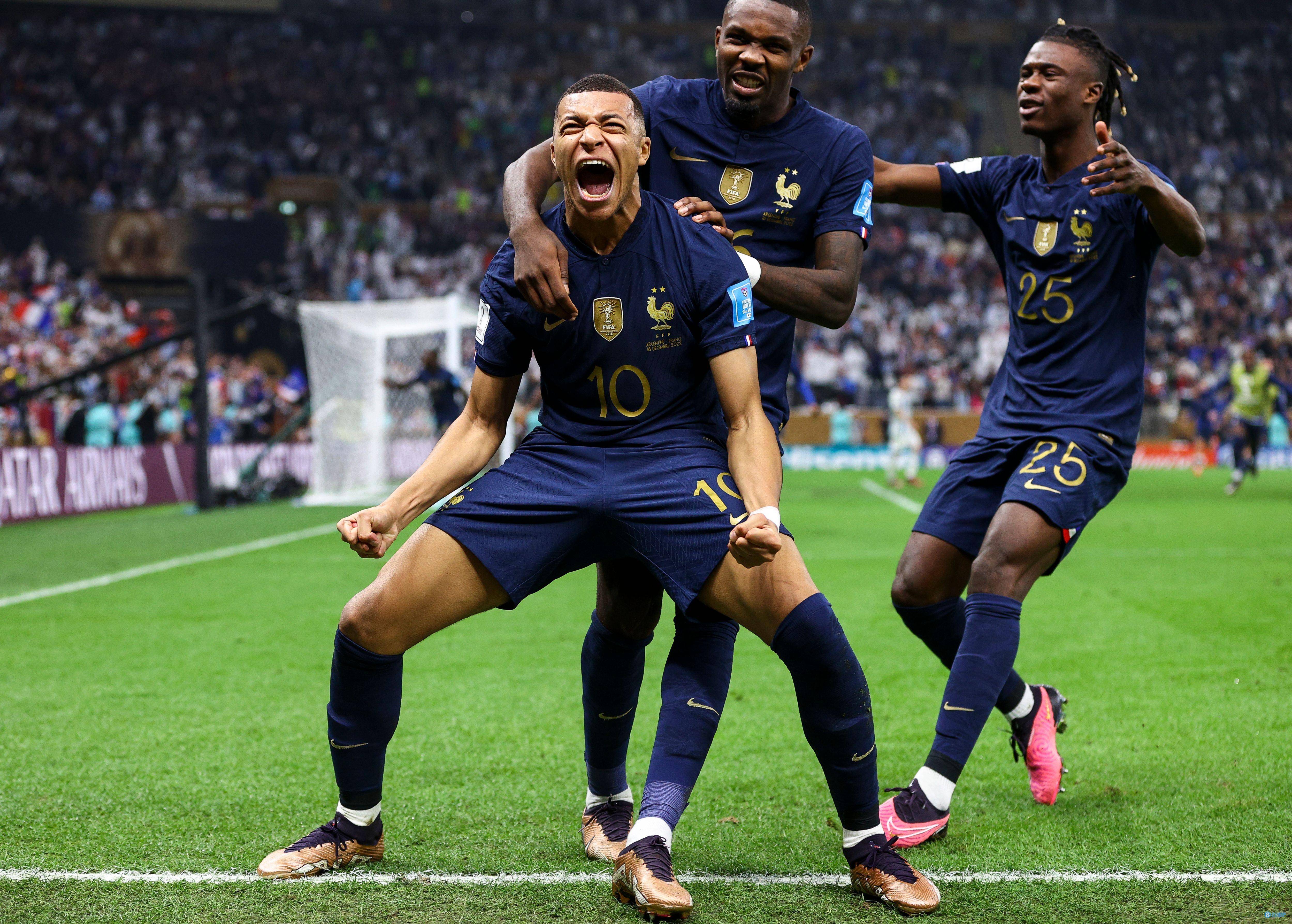 法国女足队在冠军联赛中大获全胜