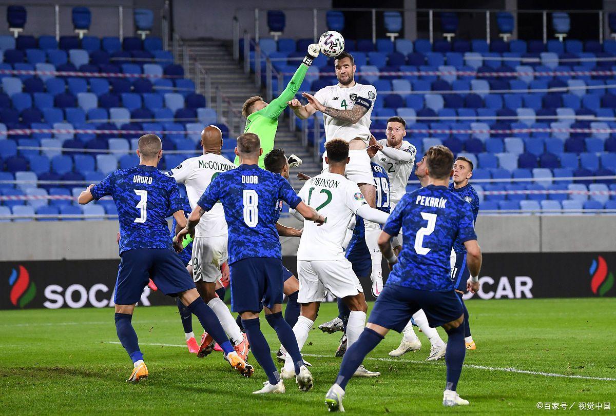 包含AC米兰主场4-3力克拉齐奥，取得激动比赛的词条