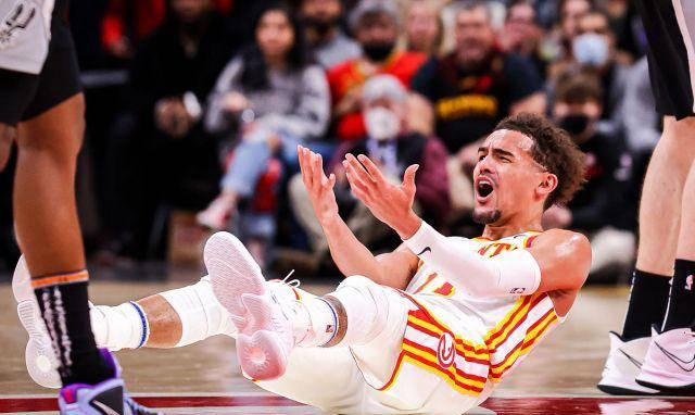 包含老鹰擒黄蜂，主场全队表现出色的词条