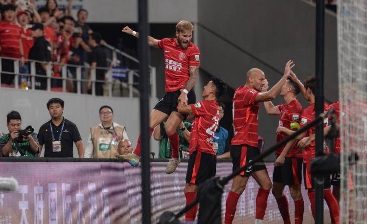 球队备赛狂欢,中超联赛魔鬼赛程挑战的简单介绍 球队备赛狂欢,中超联赛魔鬼赛程挑战的简单介绍