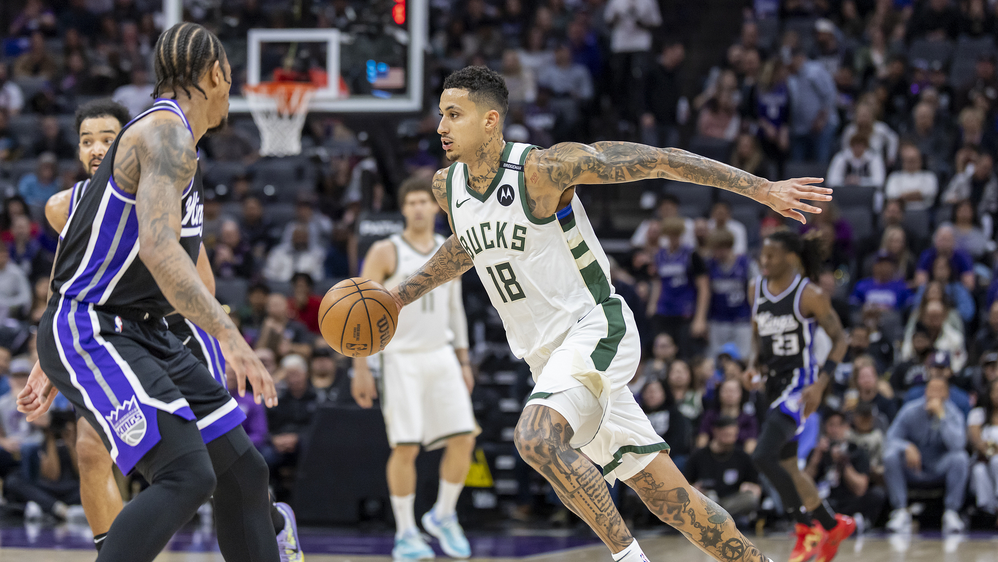 关于雄鹿力克国王，字母哥砍下38分！的信息