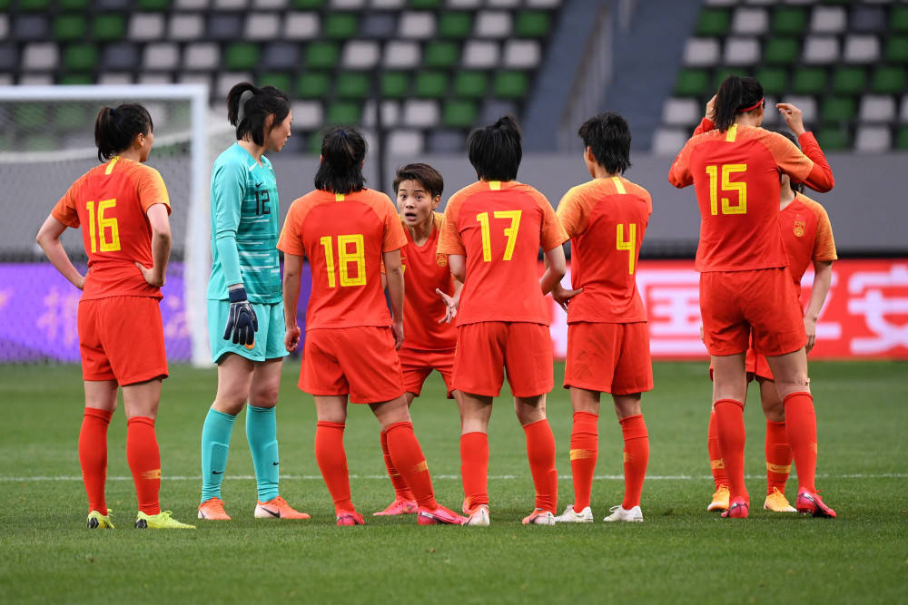 日本女足队在比赛中发挥出色夺冠