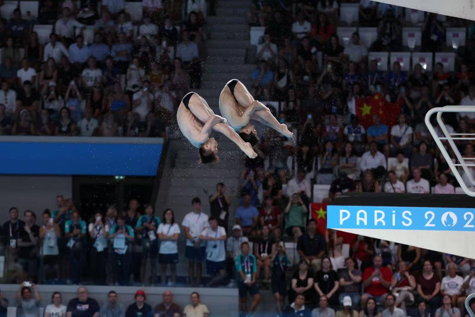 日本选手在跳水比赛中获得金牌