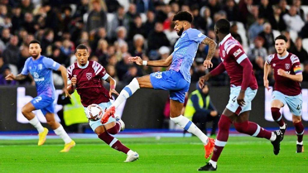 柏林赫塔队主场失利,德国足球联赛排名下滑 柏林赫塔队主场失利,德国足球联赛排名下滑