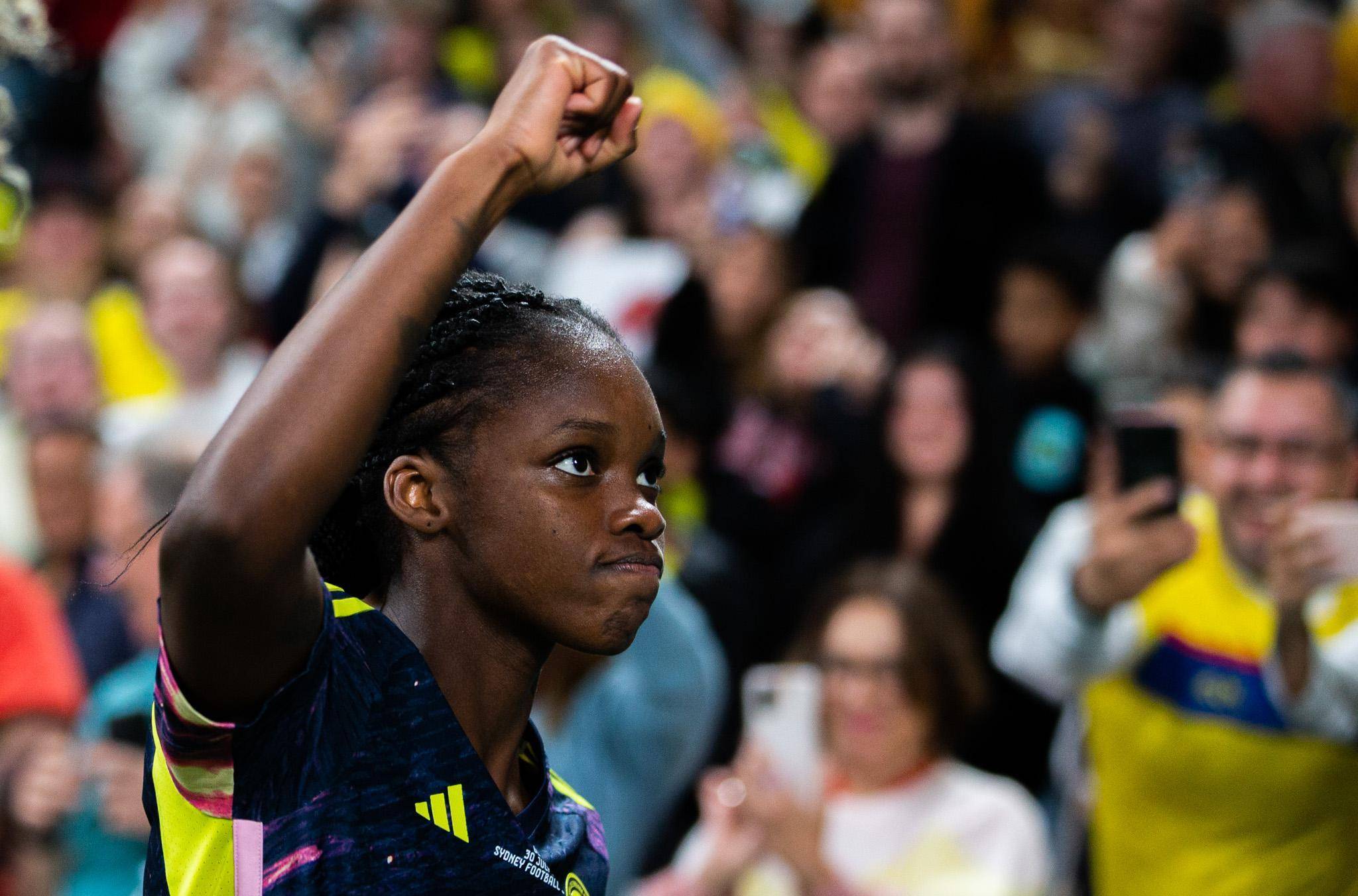 哥伦比亚队人气飙升，喜获足球胜利的简单介绍