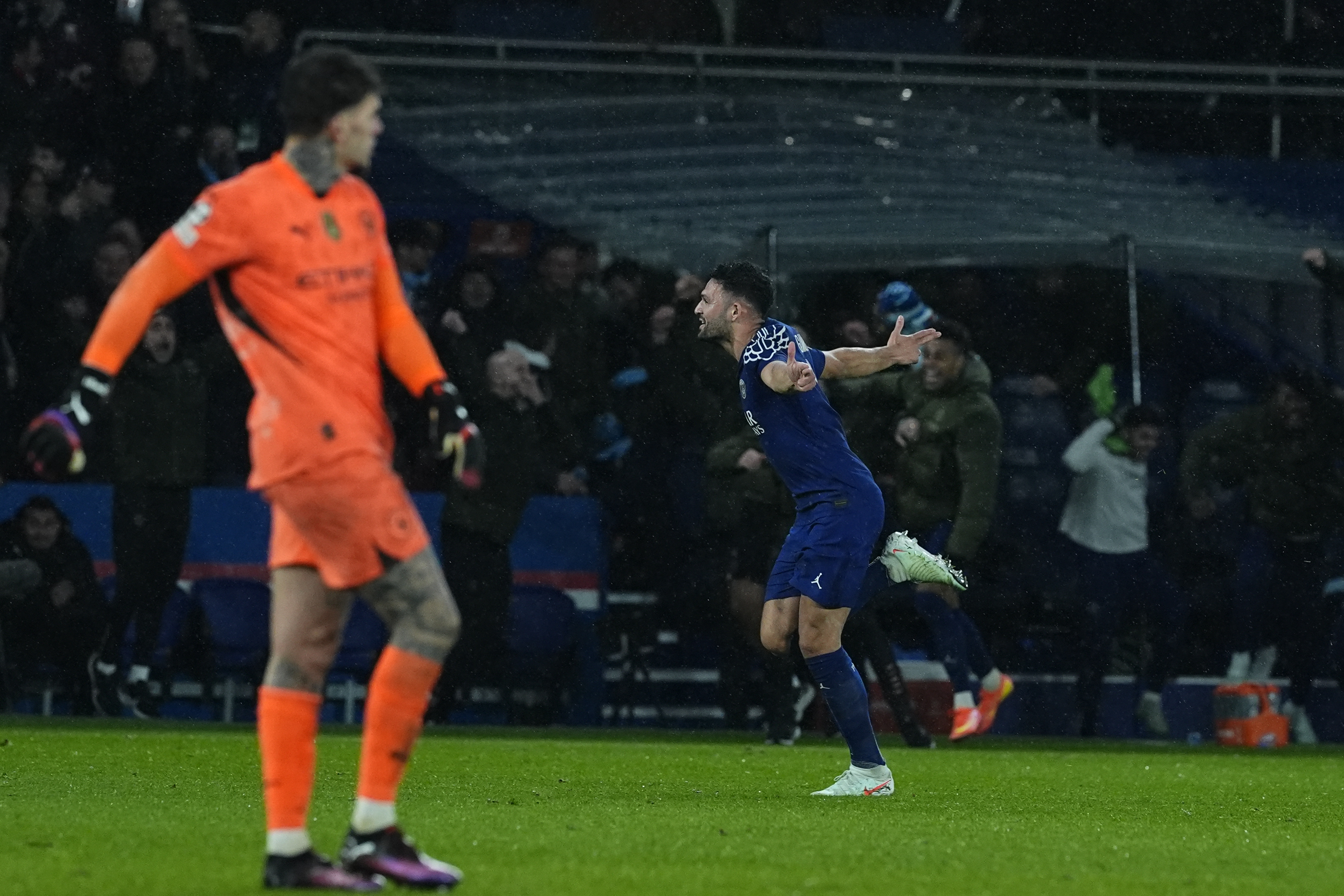 关于巴黎圣日耳曼延续不败战绩，目标强劲攀升的信息