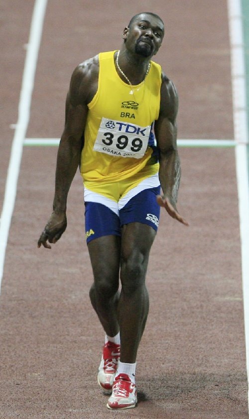 巴西田径选手再度夺冠，速度与技巧并存