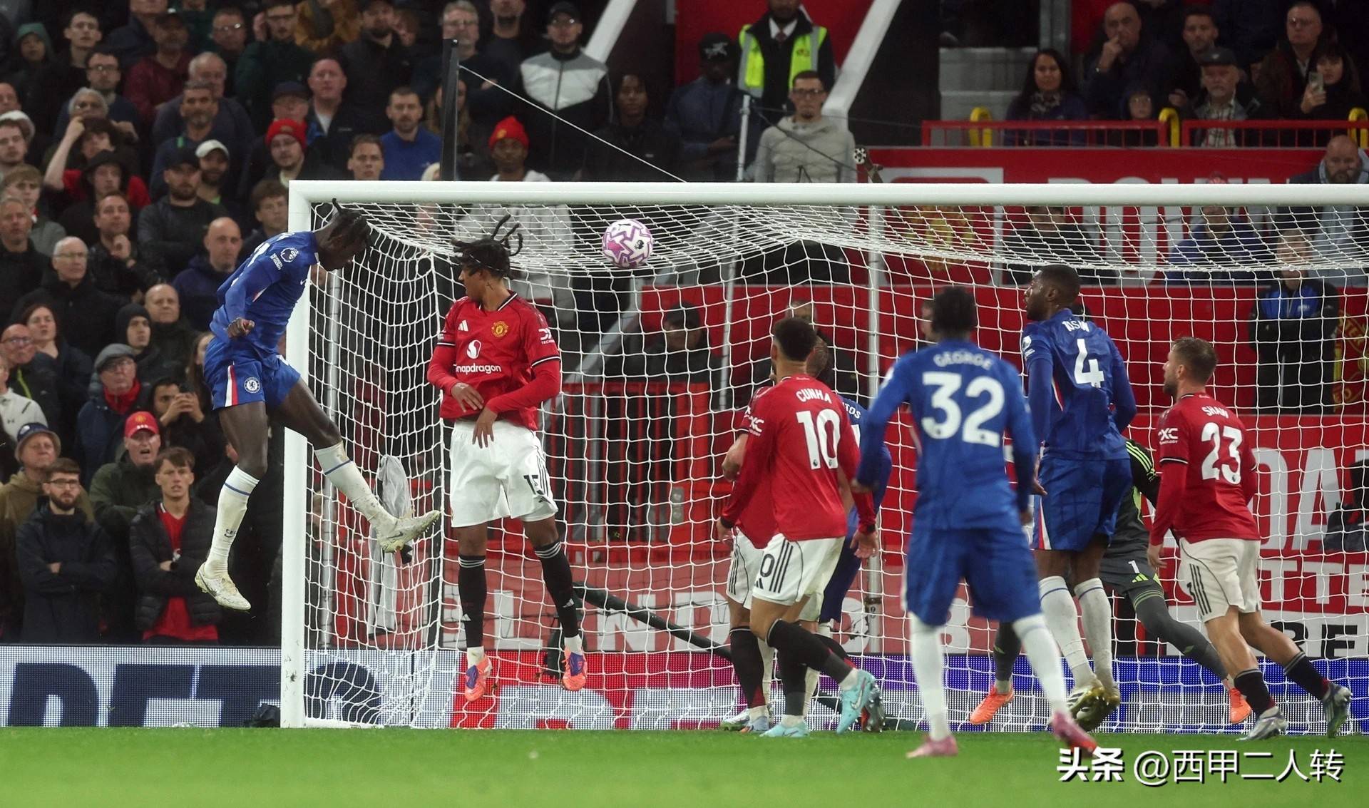 曼联在比赛中努力,终于迎来胜利 曼联在比赛中努力,终于迎来胜利