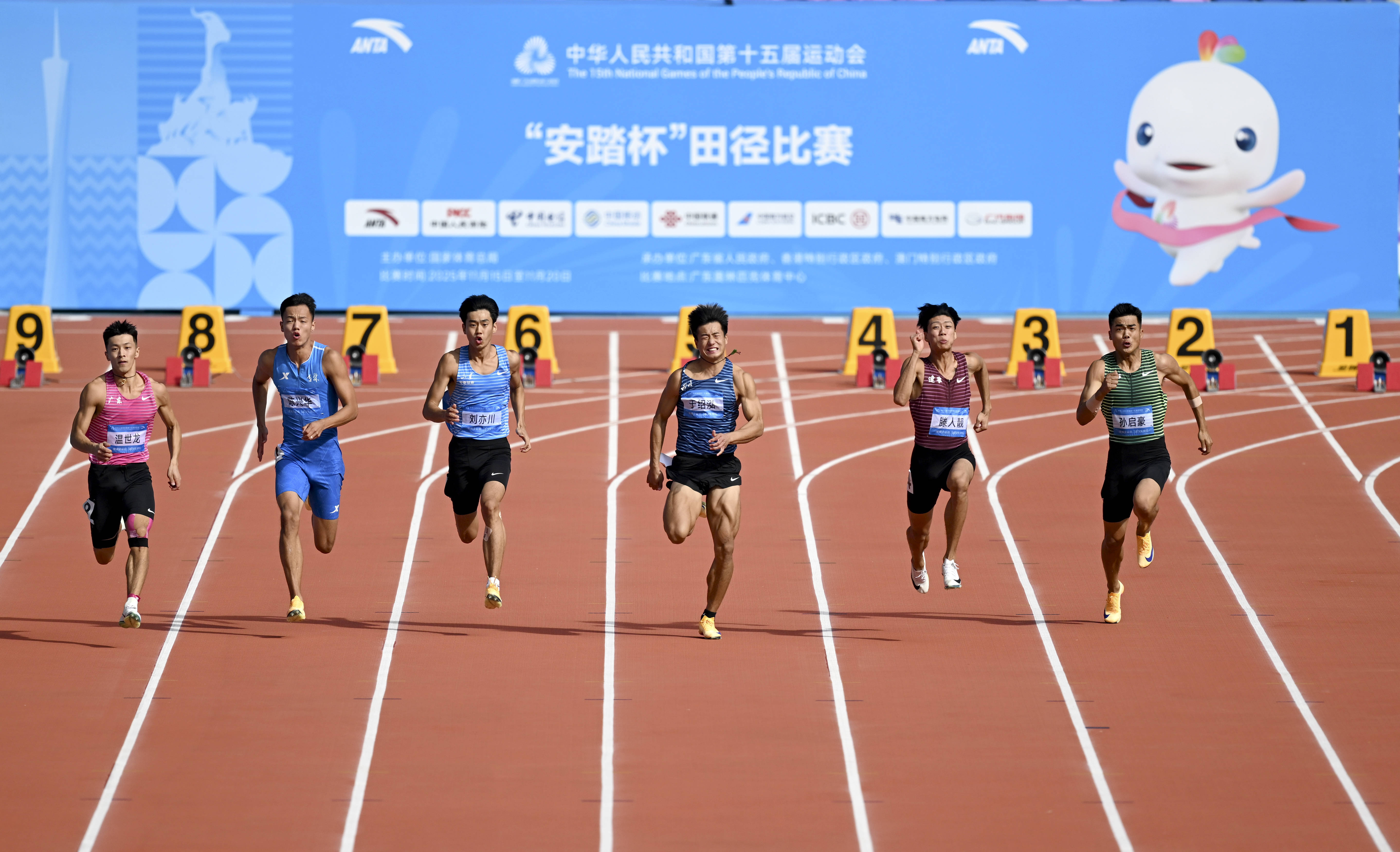 巴西田径比赛:巴西选手打破男子跳远记录的简单介绍 巴西田径比赛:巴西选手打破男子跳远记录的简单介绍