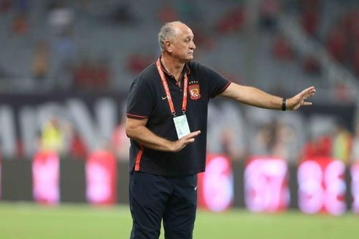 富力主场失分,积分榜排名持续下滑 富力主场失分,积分榜排名持续下滑