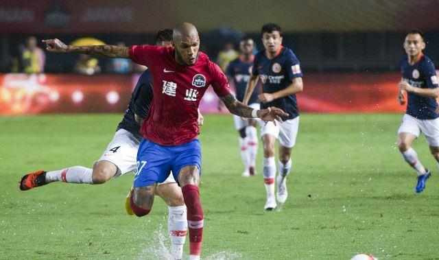 富力主场失分,积分榜排名持续下滑 富力主场失分,积分榜排名持续下滑