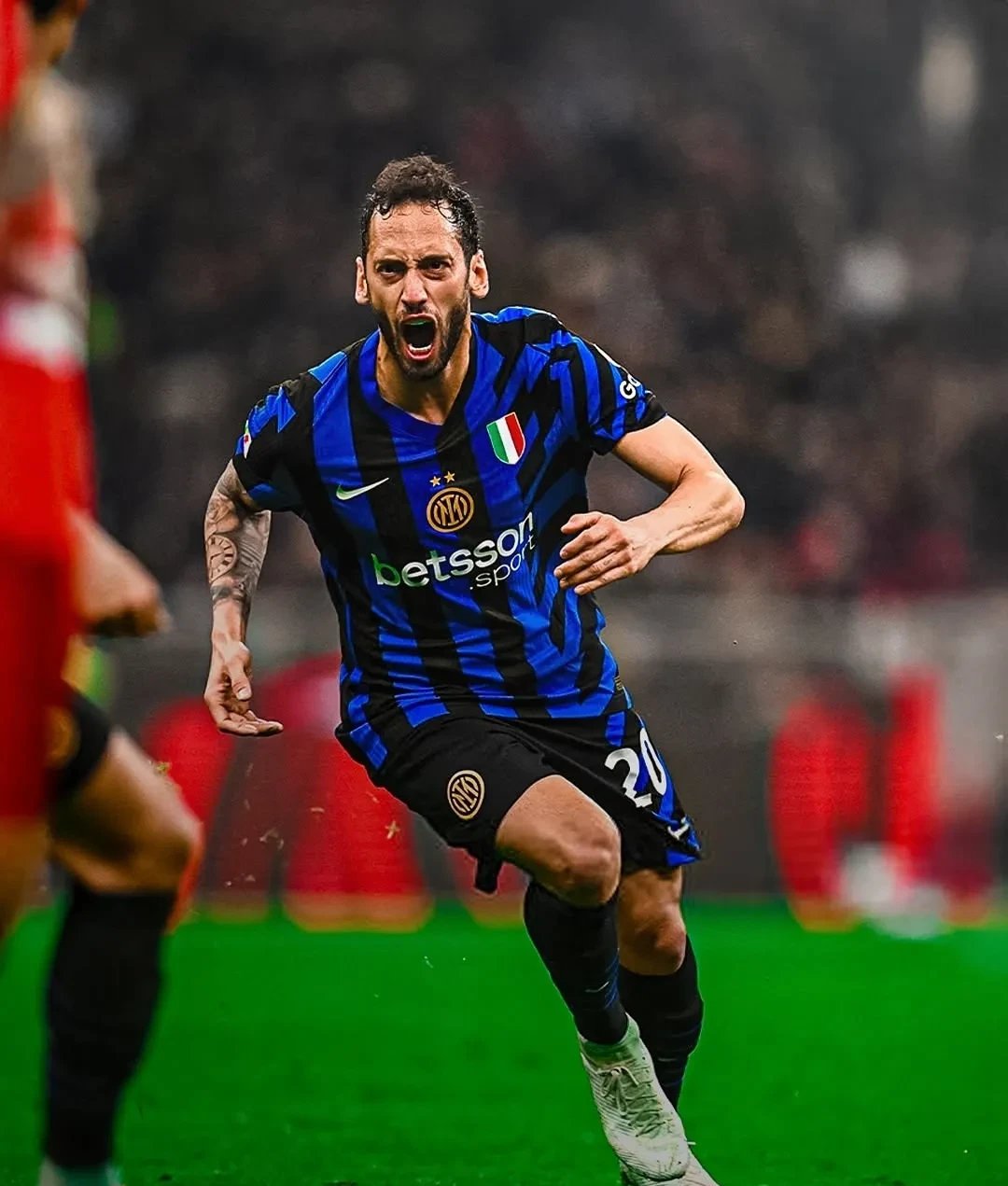 AC米兰后防表现稳定，球队成绩逐渐提升的简单介绍