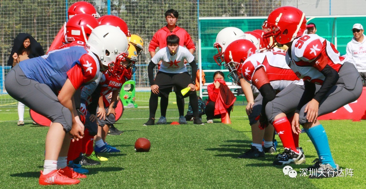 美式橄榄球对垒来袭，防守高手谁屹立