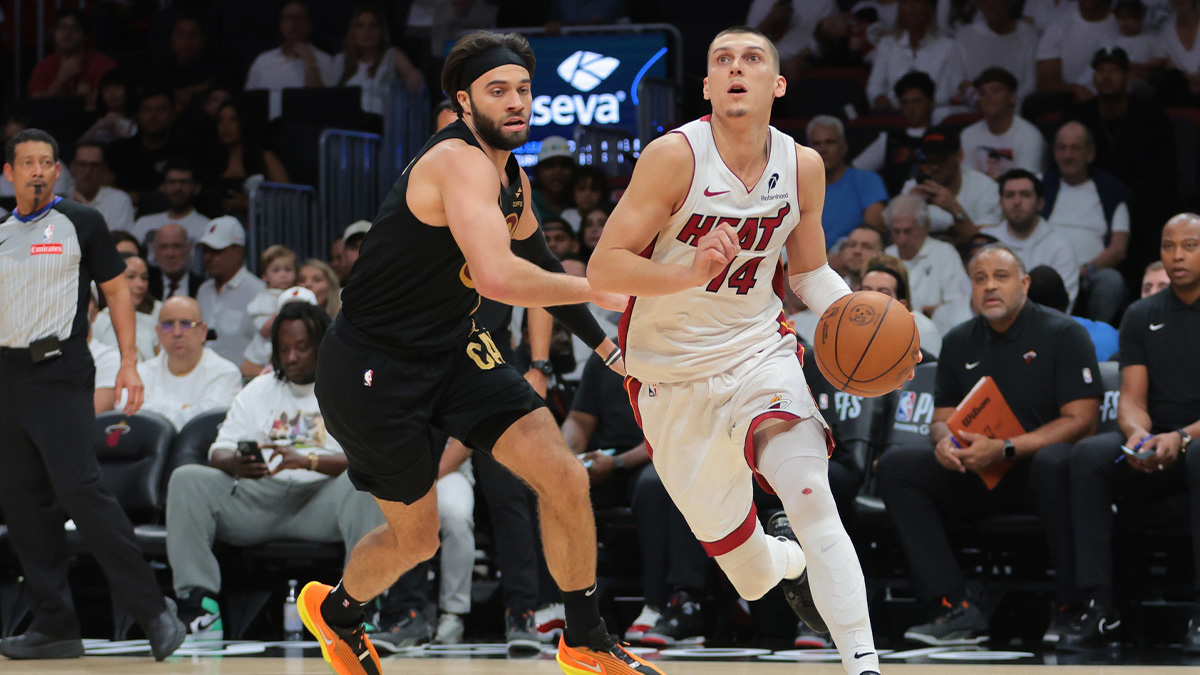 包含骑士队老将表现稳定，球队追逐季后赛的词条