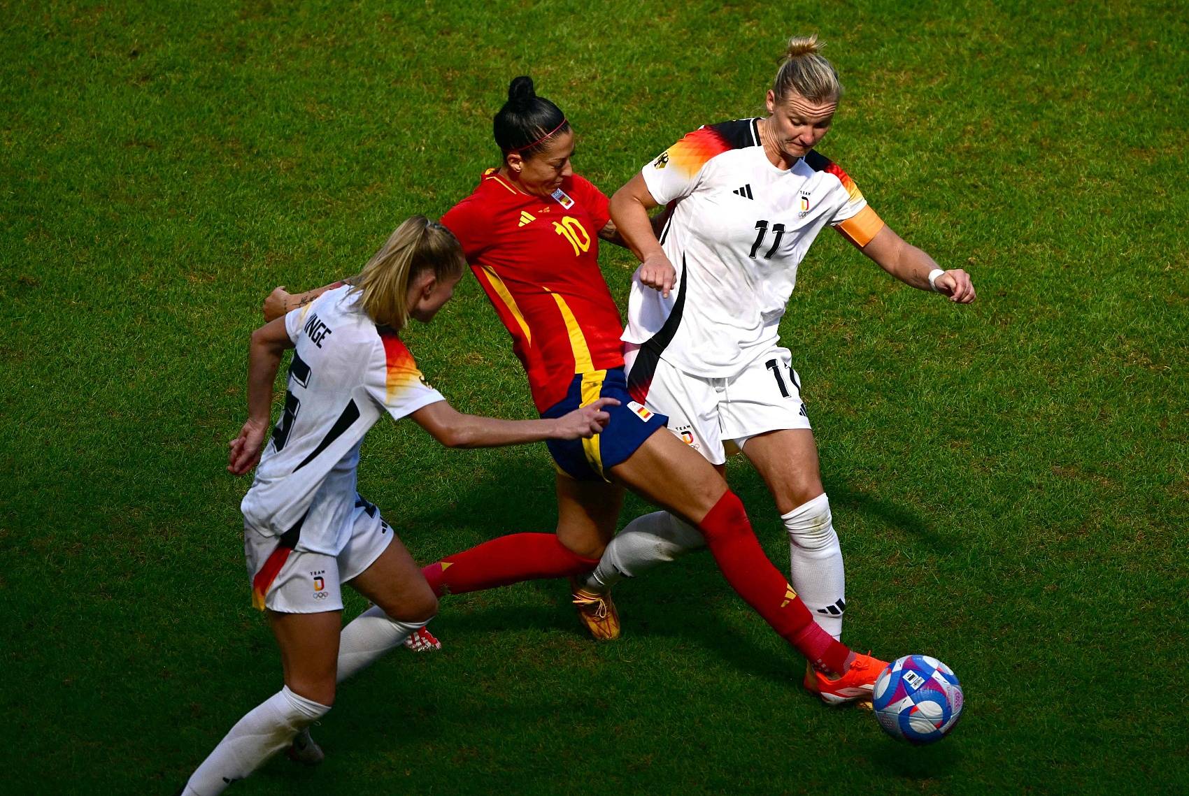 德国女足队在比赛中获得重要胜利 德国女足队在比赛中获得重要胜利