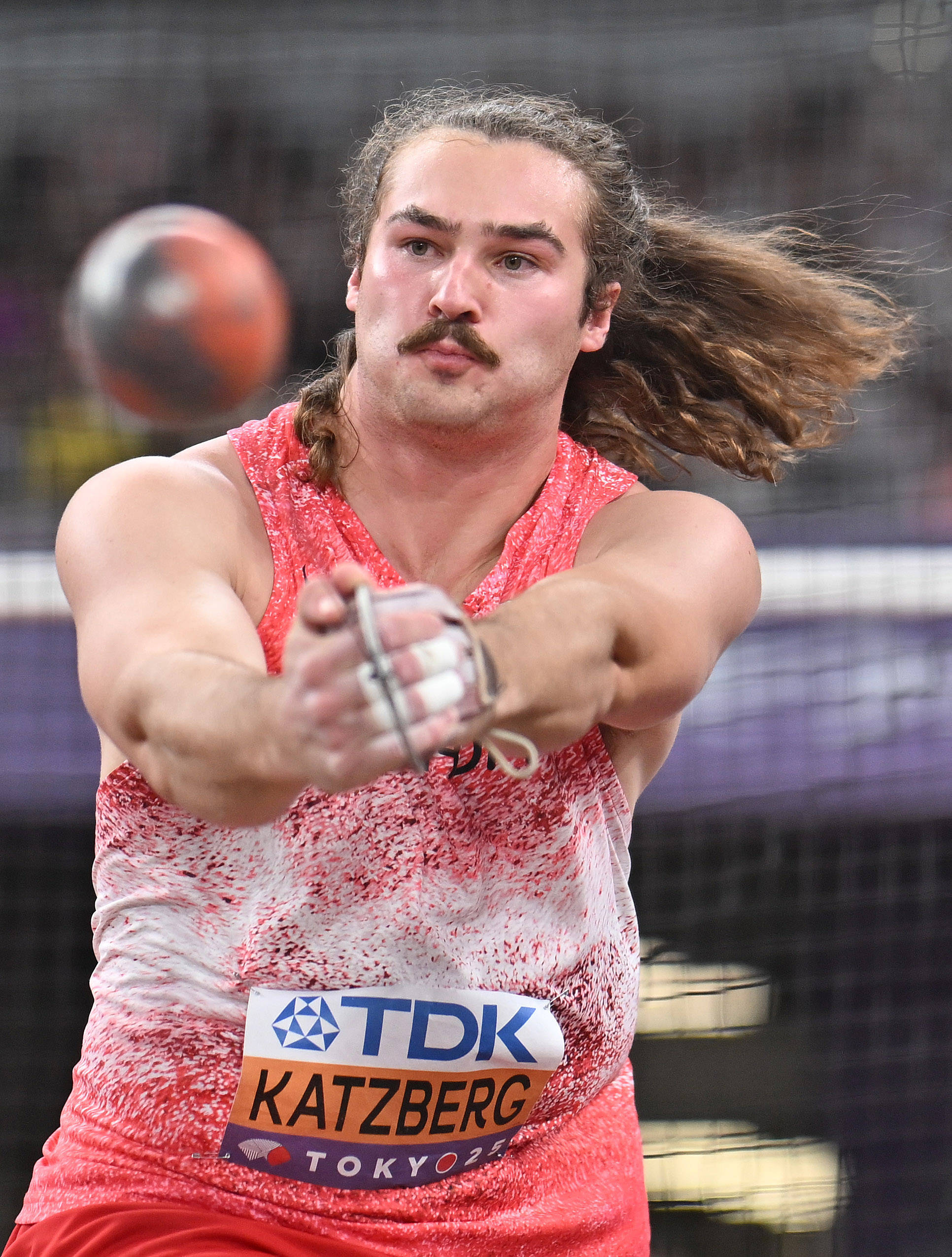 加拿大选手在田径比赛中闪耀 加拿大选手在田径比赛中闪耀