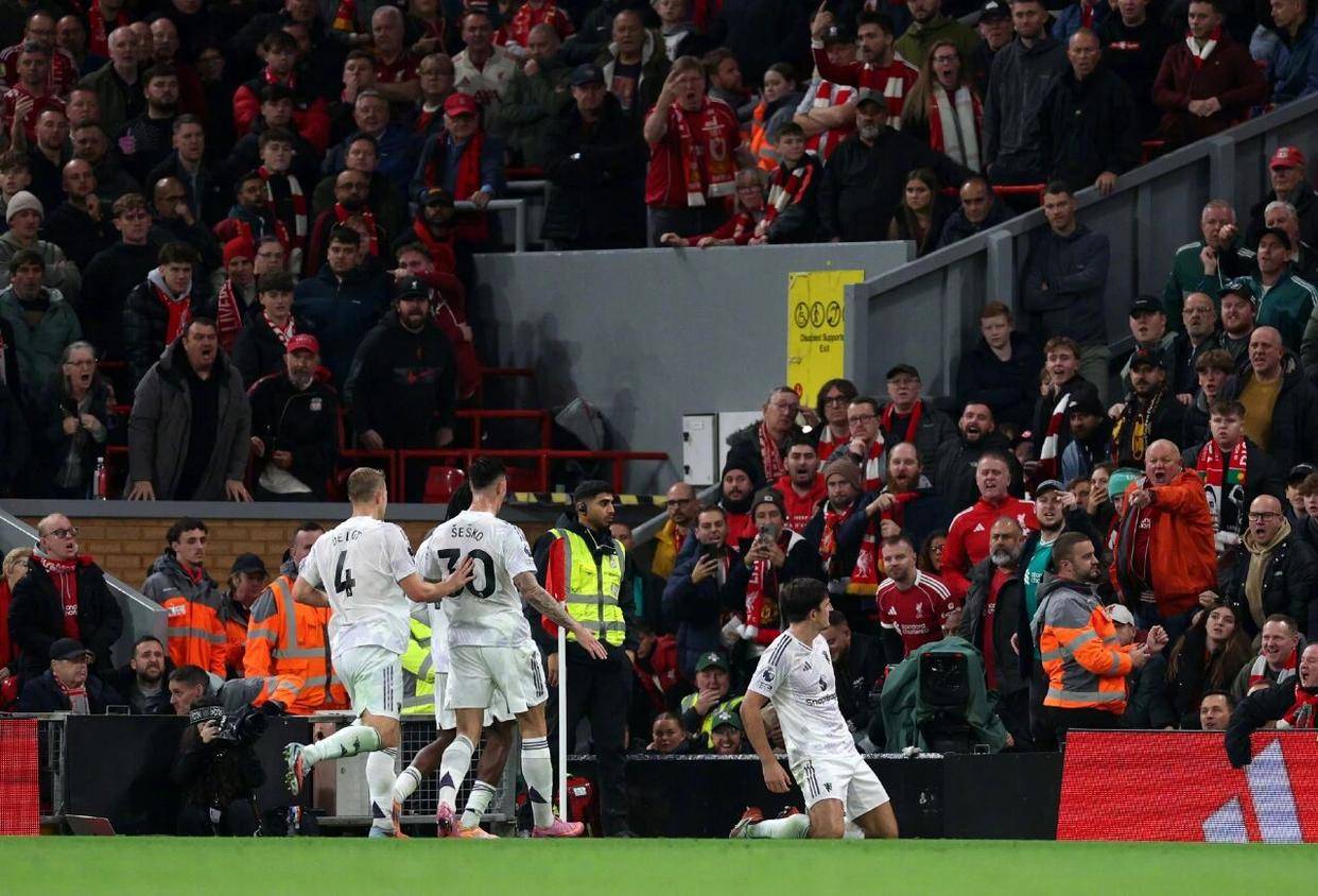 曼联客场不敌对手，遭遇连败