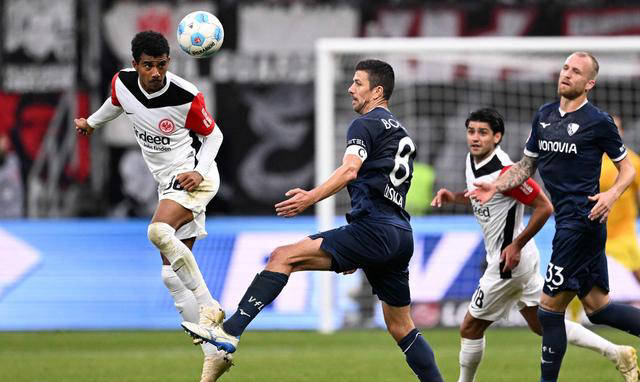 包含斯图加特外援状态低迷，球迷表达担忧的词条